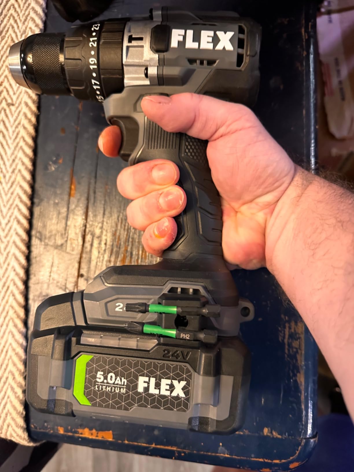 FLEX 24V Brushless Cordless 6-Tool Combo Kit: Hammer Drill, Hex Impact Driver, Circular Saw, Multi-Tool, Reciprocating Saw, Work Light with 2.5Ah, 5.0Ah Lithium Batteries and 160W Charger - FXM601-2B customer photo 2