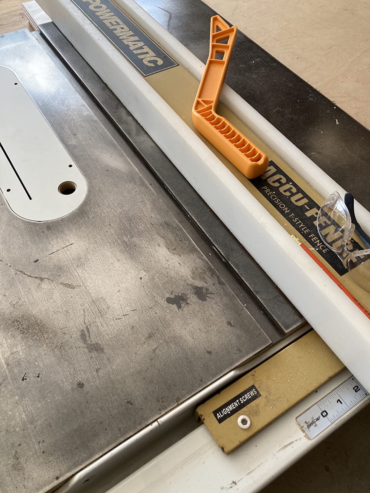 POWERTEC 72096 Universal Featherboard 1PK for Multi-Functional Woodworking w/Flex and Miter Lock System and 2pc Deluxe Push Sticks for Table Saws, Router Tables, Band Saws & Jointers customer photo 2