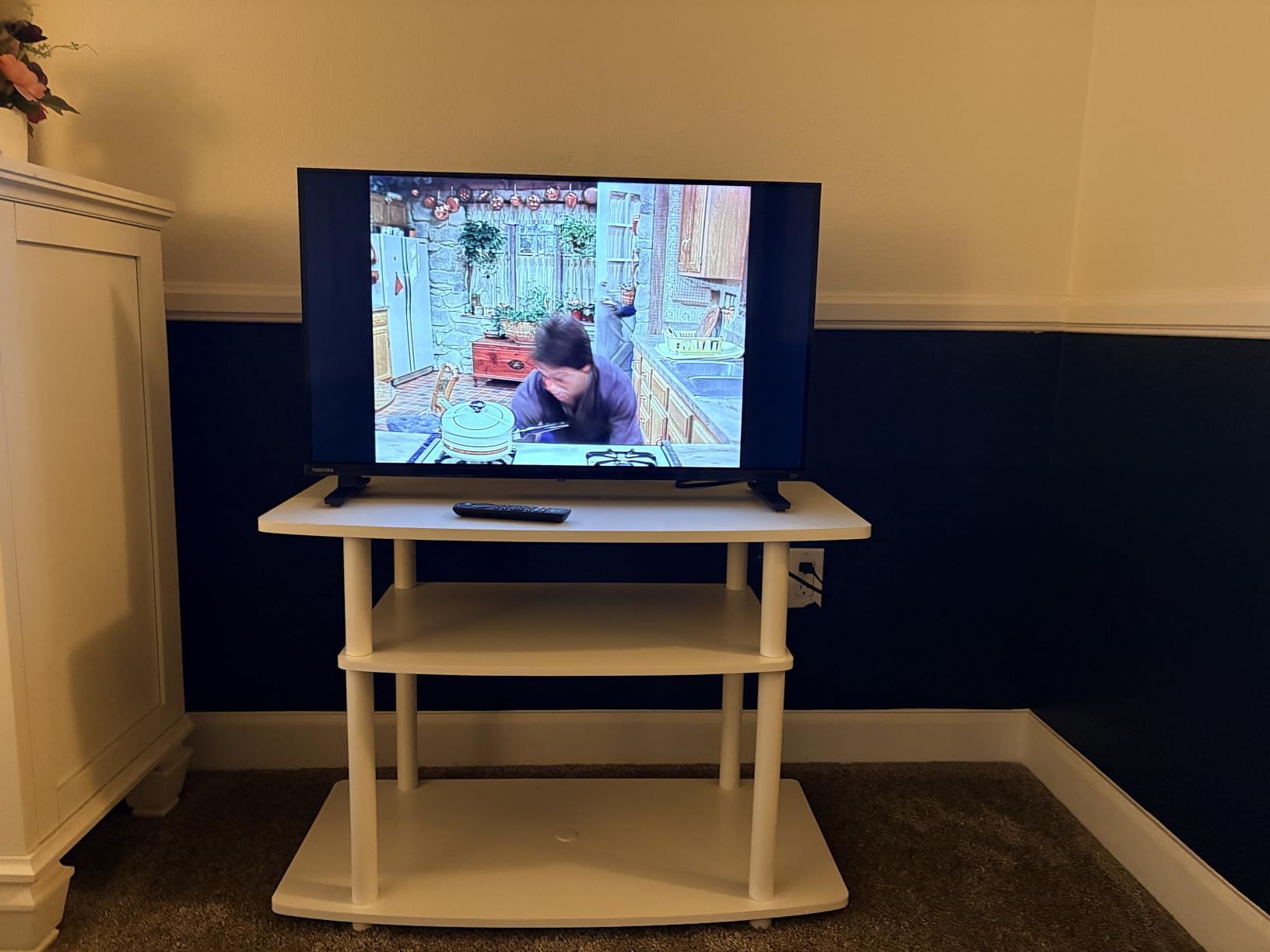 Furinno Turn-N-Tube TV Stand, 3-Tier No Tools Entertainment Center, TV Console for TV up to 32 Inch, for Living Room, Bedroom, White customer photo 1