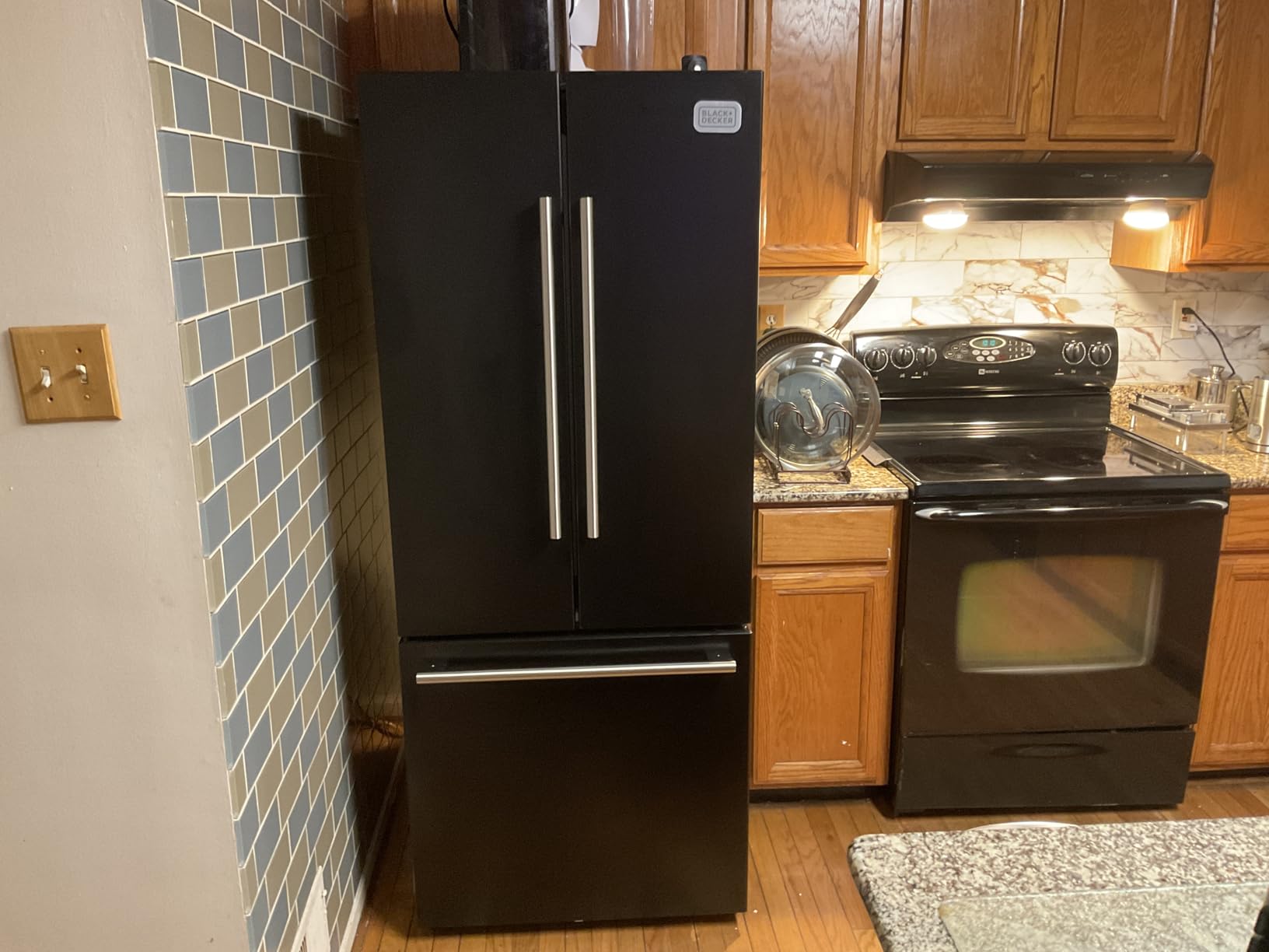BLACK+DECKER 16 Cu. Ft. French Door Refrigerator, Built-in Ice Maker, White customer photo 2