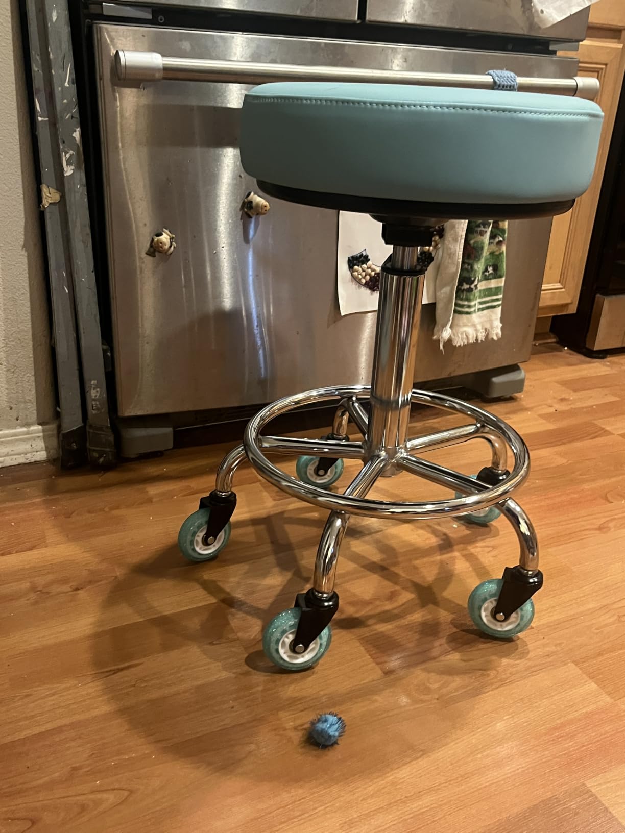500lbs Heavy-Duty Adjustable Rolling Stool with Wheels & Foot pedal ring customer photo 2