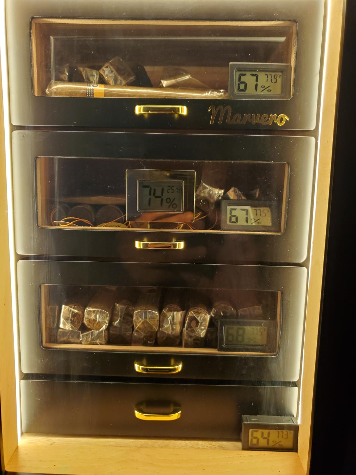 200-Count Ebony Cigar Humidor Cabinet with Digital Hygrometer, LED customer photo 2