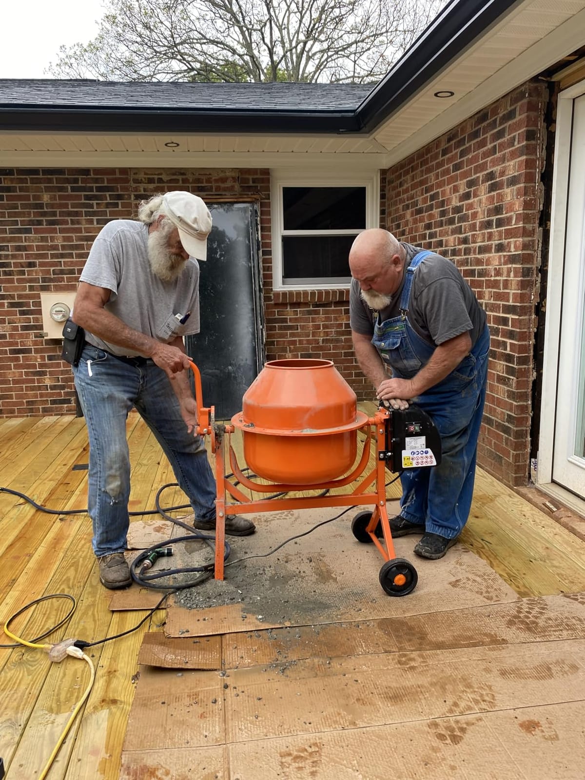 Cement Mixer, 3 Cu. Ft Electric Concrete Mixer Machine, 120v AC Motor Portable Power Cement Mixers for Mortar, Stucco and Fodder, Orange customer photo 1
