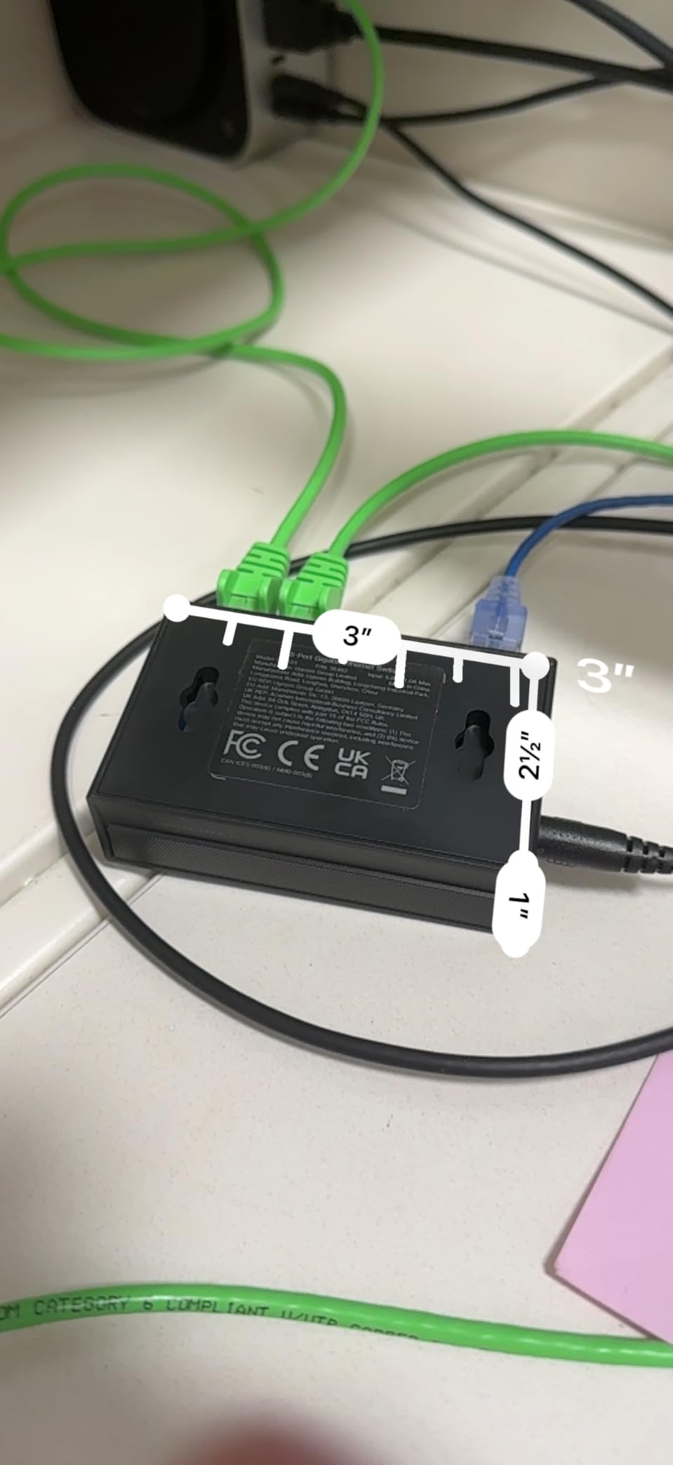 UGREEN Ethernet Switch, 5 Port Gigabit Plug & Play Ethernet Splitter customer photo 2