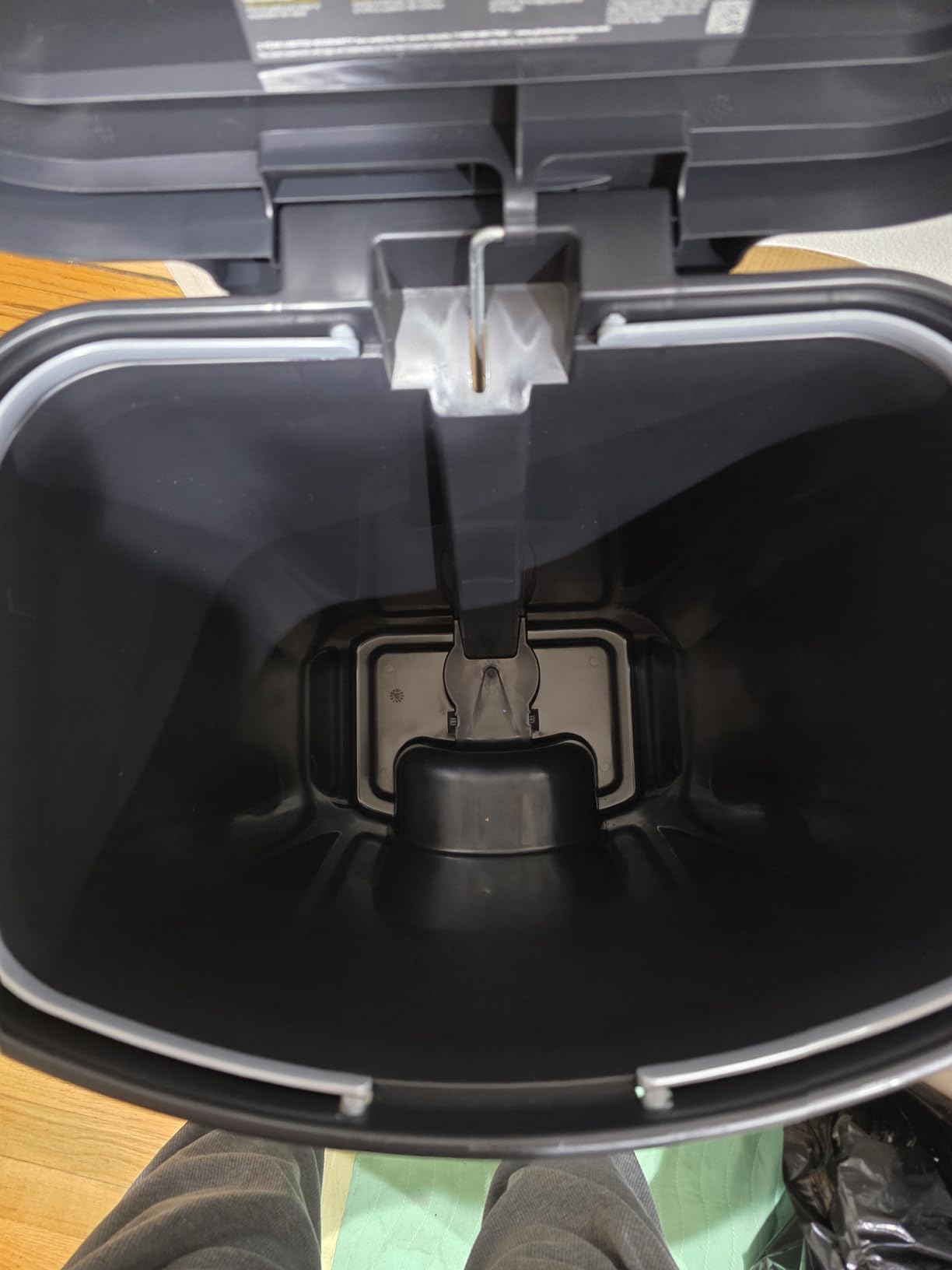 Glad Premium Trash Can with Clorox Odor Protection, 13 Gallon, Black customer photo 1