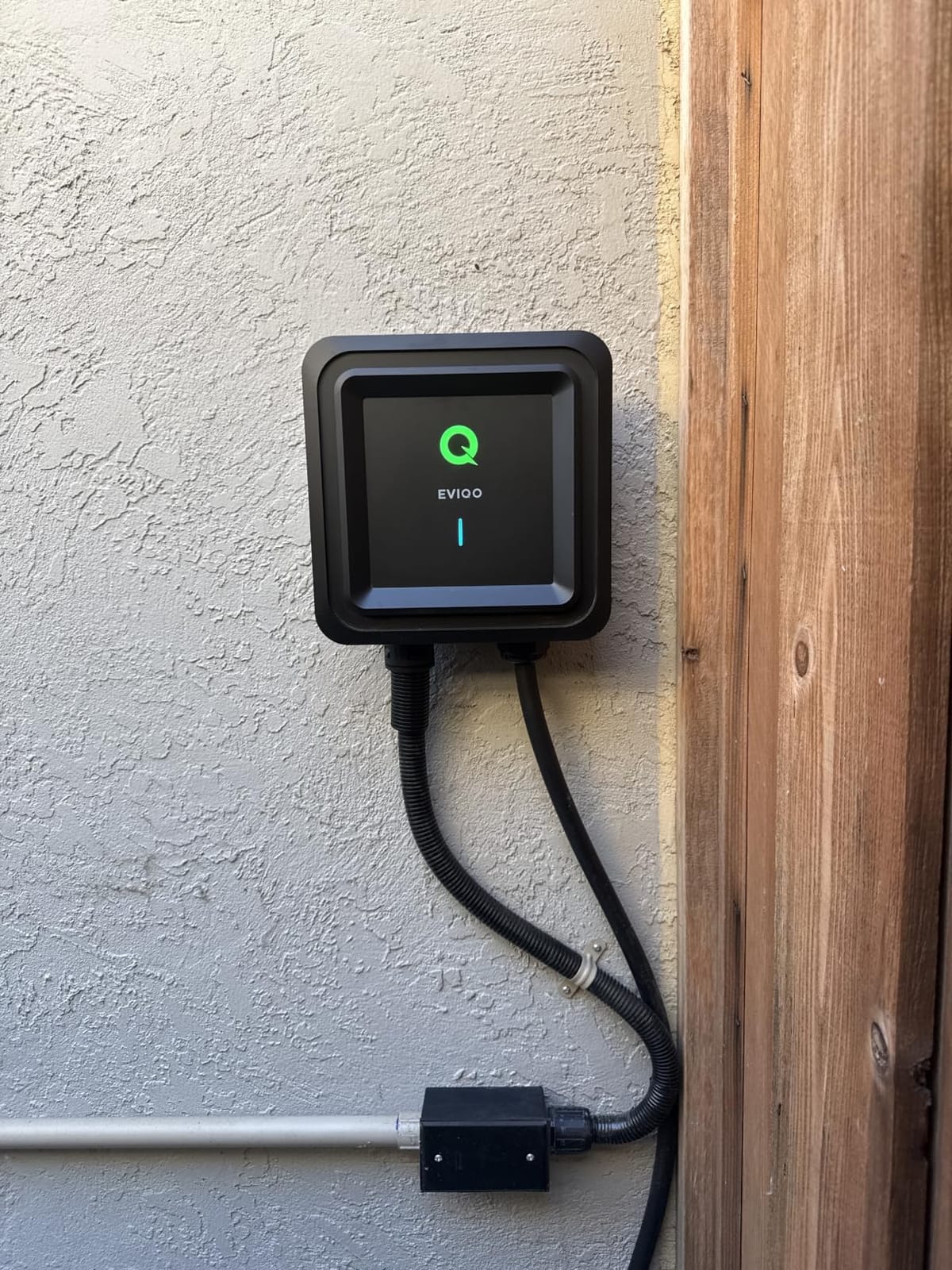 EVIQO Level 2 EV Charger J1772 40A NEMA 14-50 - 240V Wall Charging Station customer photo 1