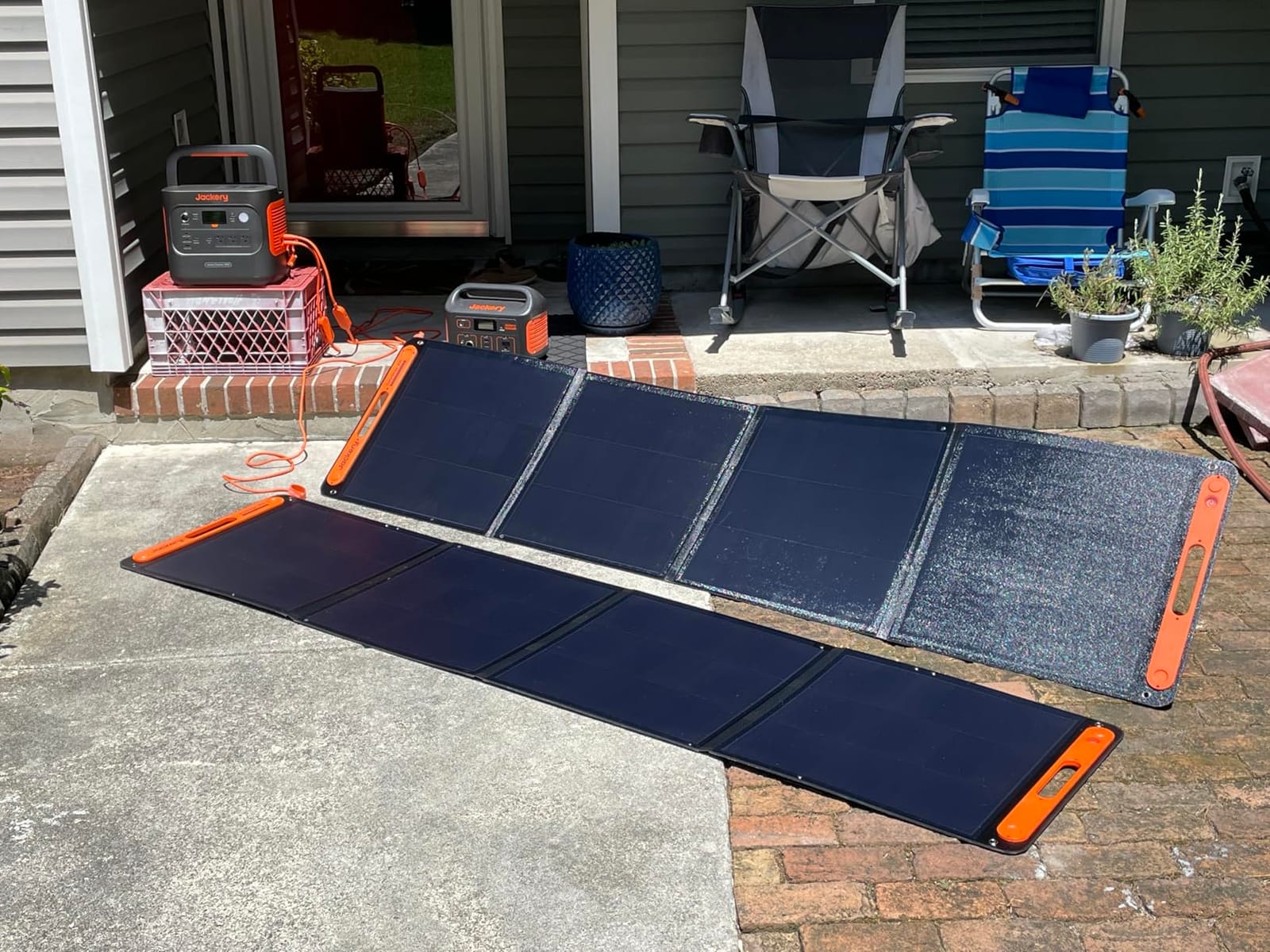 Jackery Explorer 2000 v2 and 2x200W Solar Panels, 2042Wh, 2200W AC Output customer photo 1