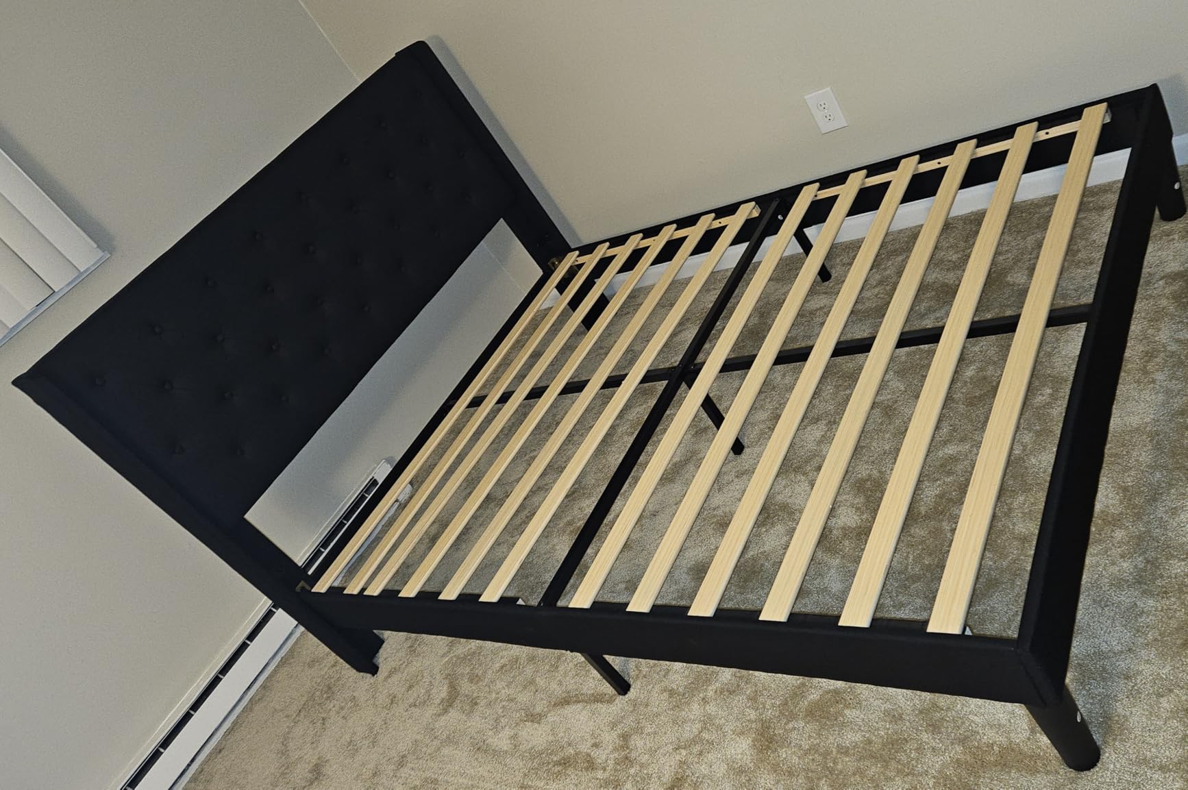iPormis Queen Size Velvet Platform Bed Frame with Button Tufted Headboard, Upholstered Bed Frame with Solid Wooden Slats, 8