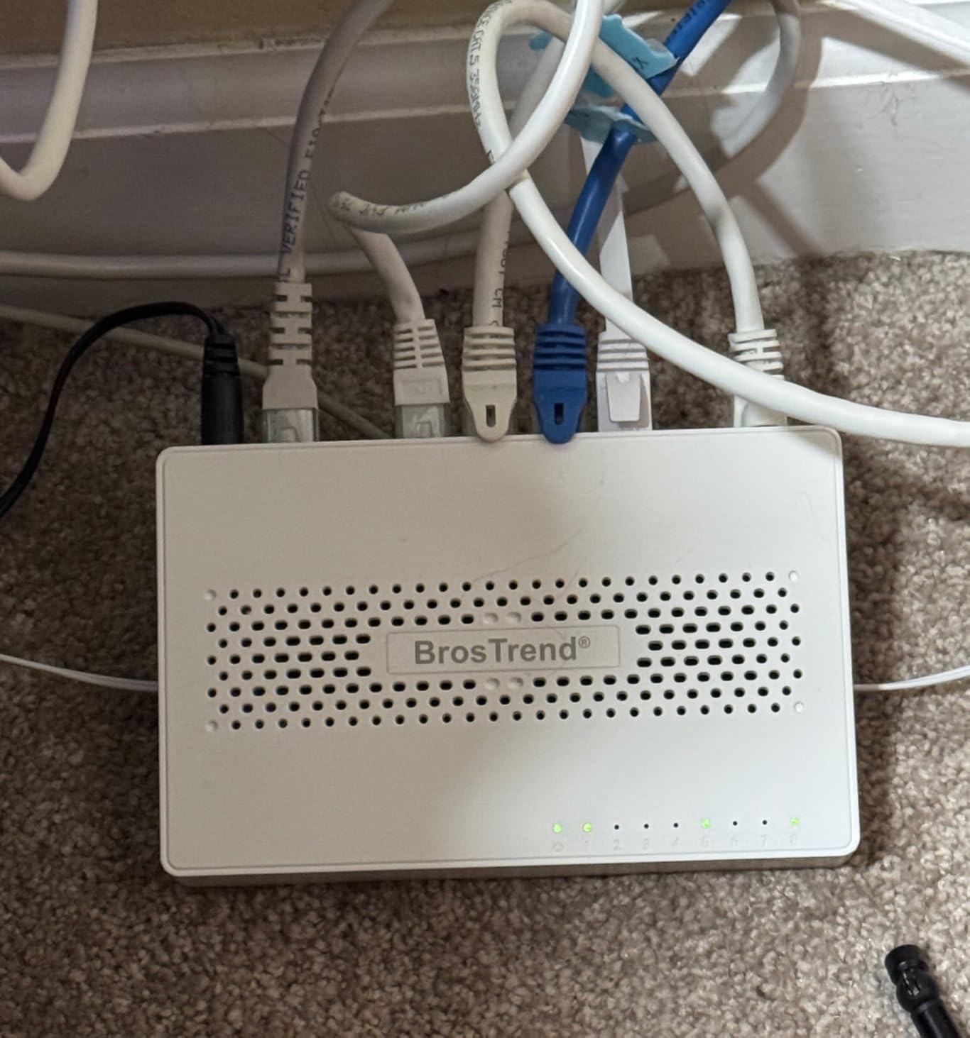 BrosTrend 2.5Gb Switch, 8 Port Unmanaged Network Switch for Gaming, Fanless customer photo 2