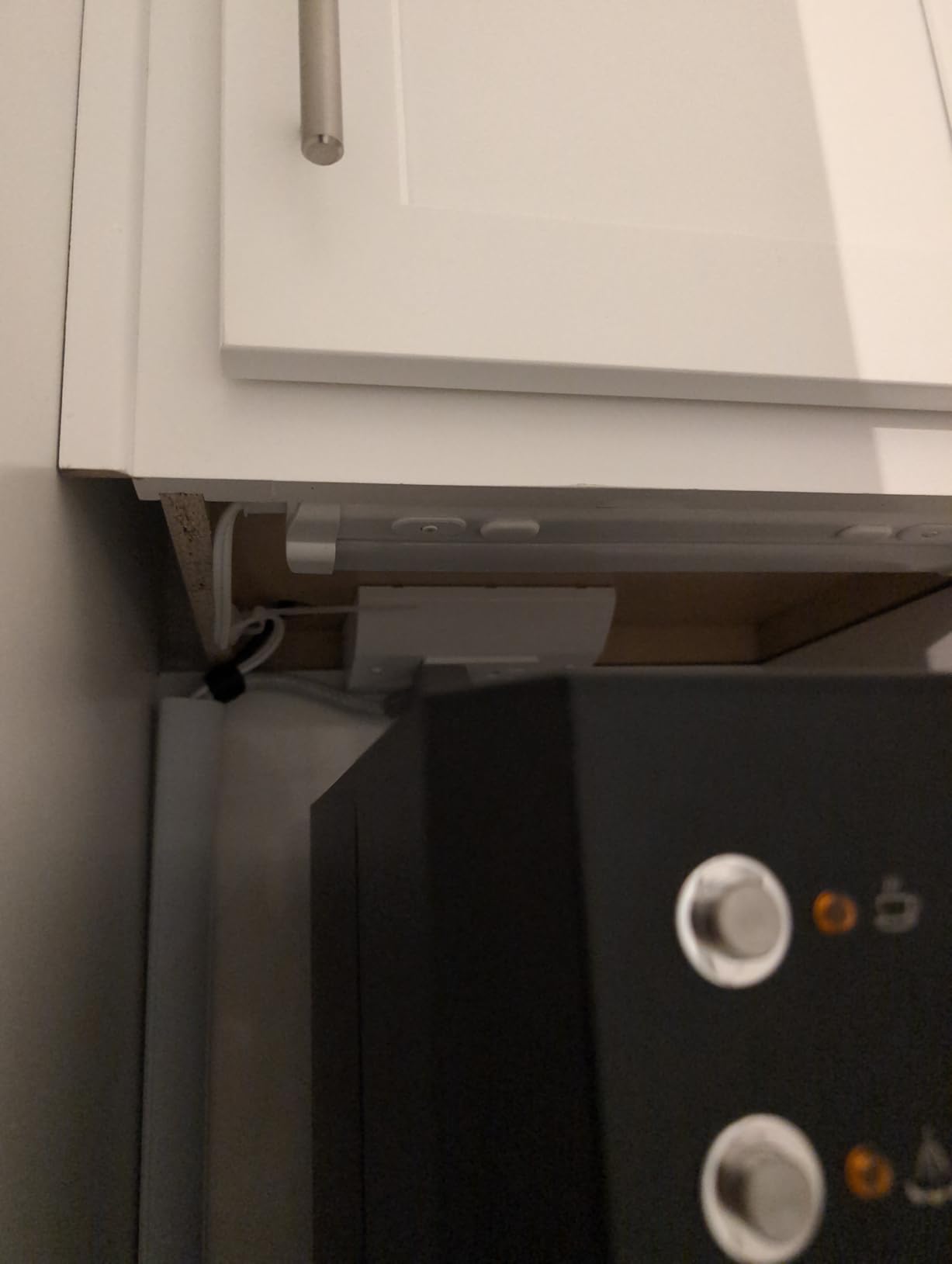 Enbrighten 24 Inch Plug in Under Cabinet Light with 5 Color Temperatures customer photo 1