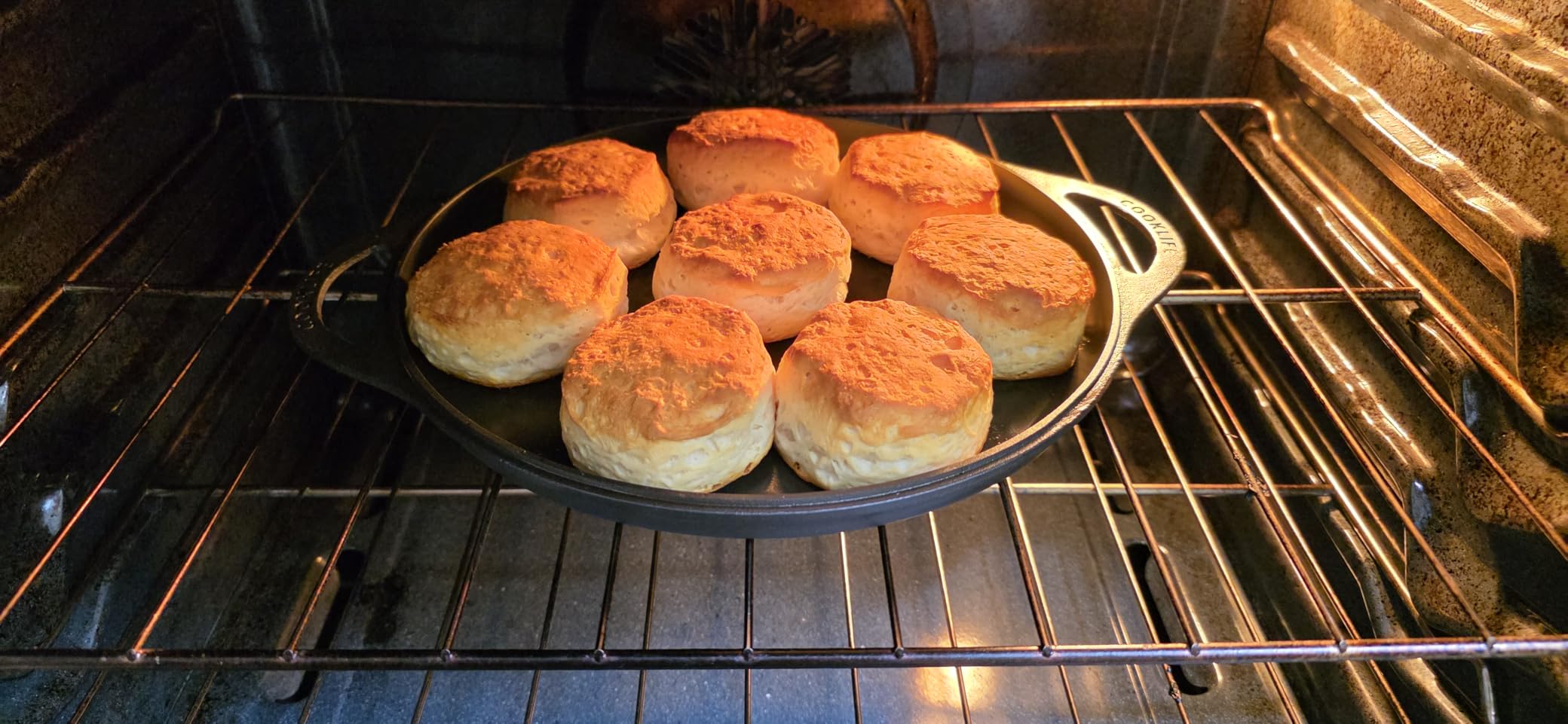 COOKLIFE 12inch Lightweight Pre-Seasoned Cast Iron Griddle Smooth Grill Pan customer photo 2