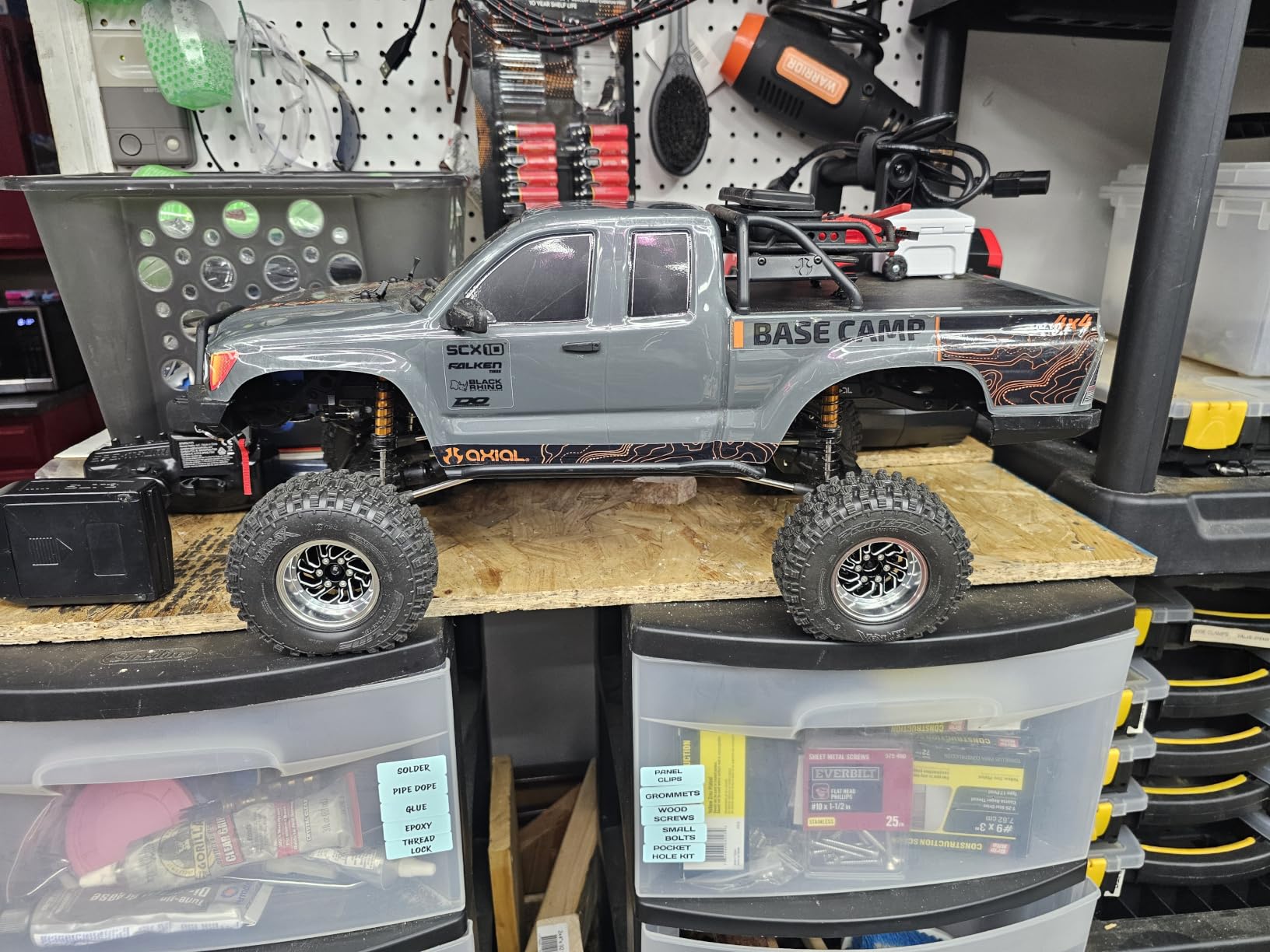 Axial RC Truck 1/10 SCX10 III Base Camp 4X4 Rock Crawler Brushed RTR (Battery and Charger Not Included), Gray, AXI-1375T2 customer photo 2