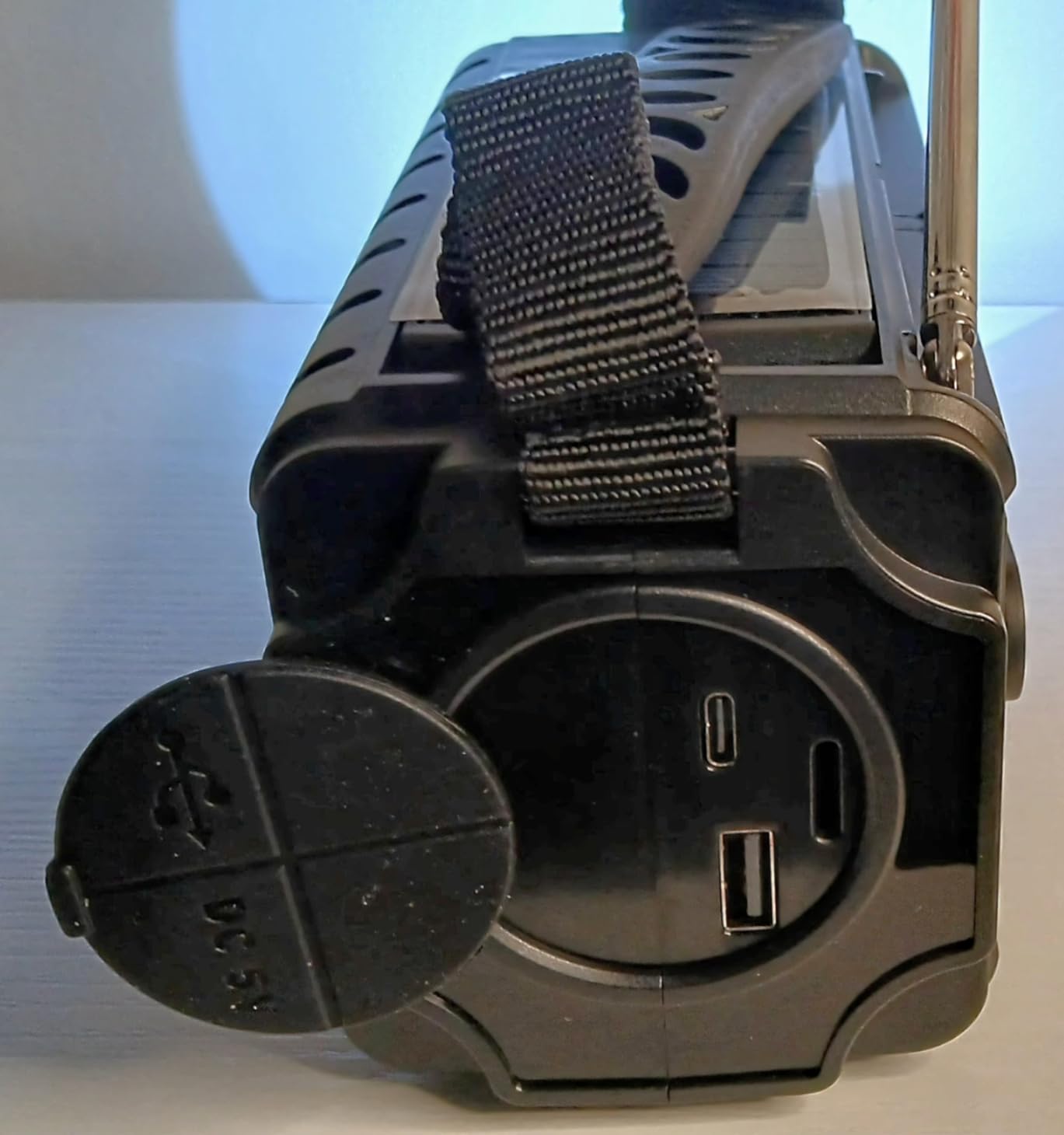 QAUYYW Solar Hand Crank Emergency Radio, 20000mAh AM FM NOAA Weather Radio customer photo 2