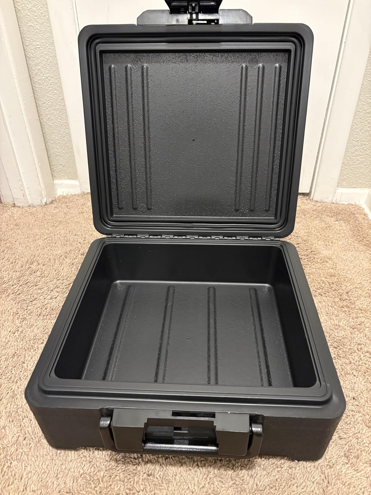 Amazon Basics Fire-Resistant Waterproof Fire Chest with Mechanical Key, for Documents, Jewelry, Money, 0.22 cu. ft, Black customer photo 2