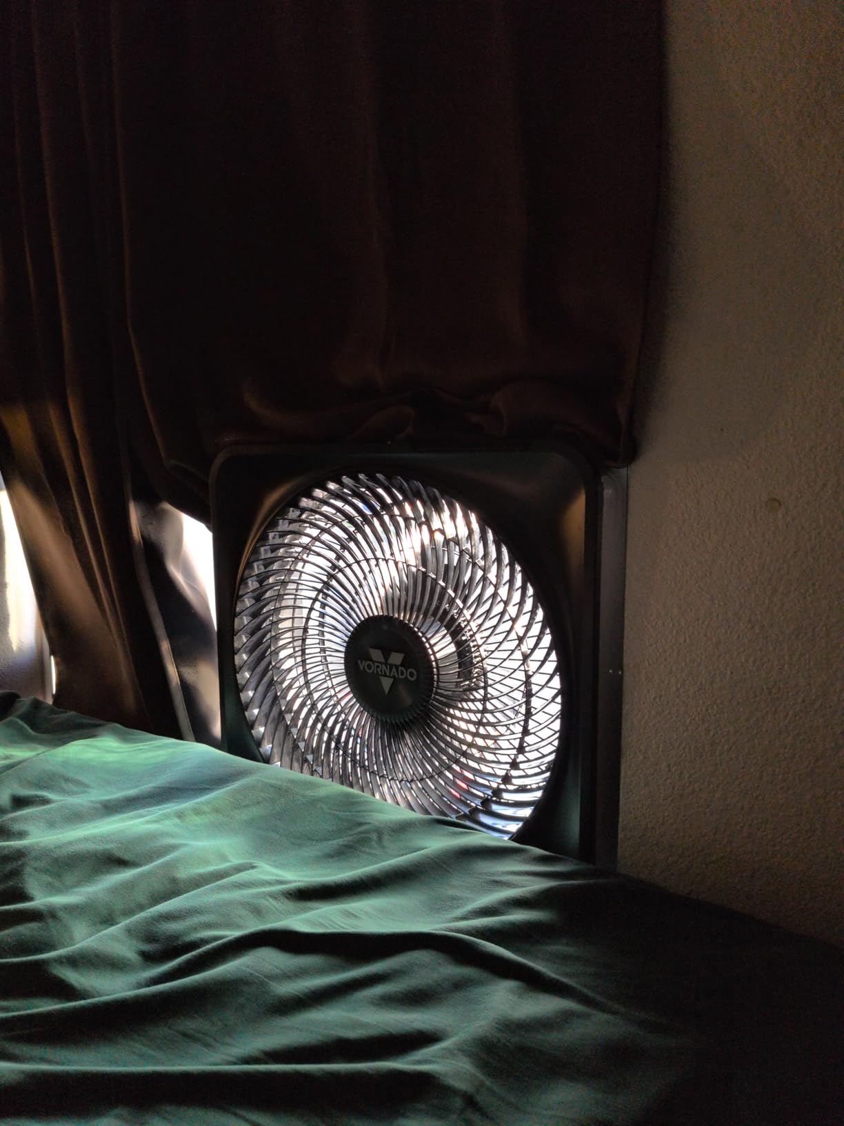 Vornado Model 80 High Velocity Box Fan, 20 Inch, 5 Speeds, Powerful Airflow customer photo 2
