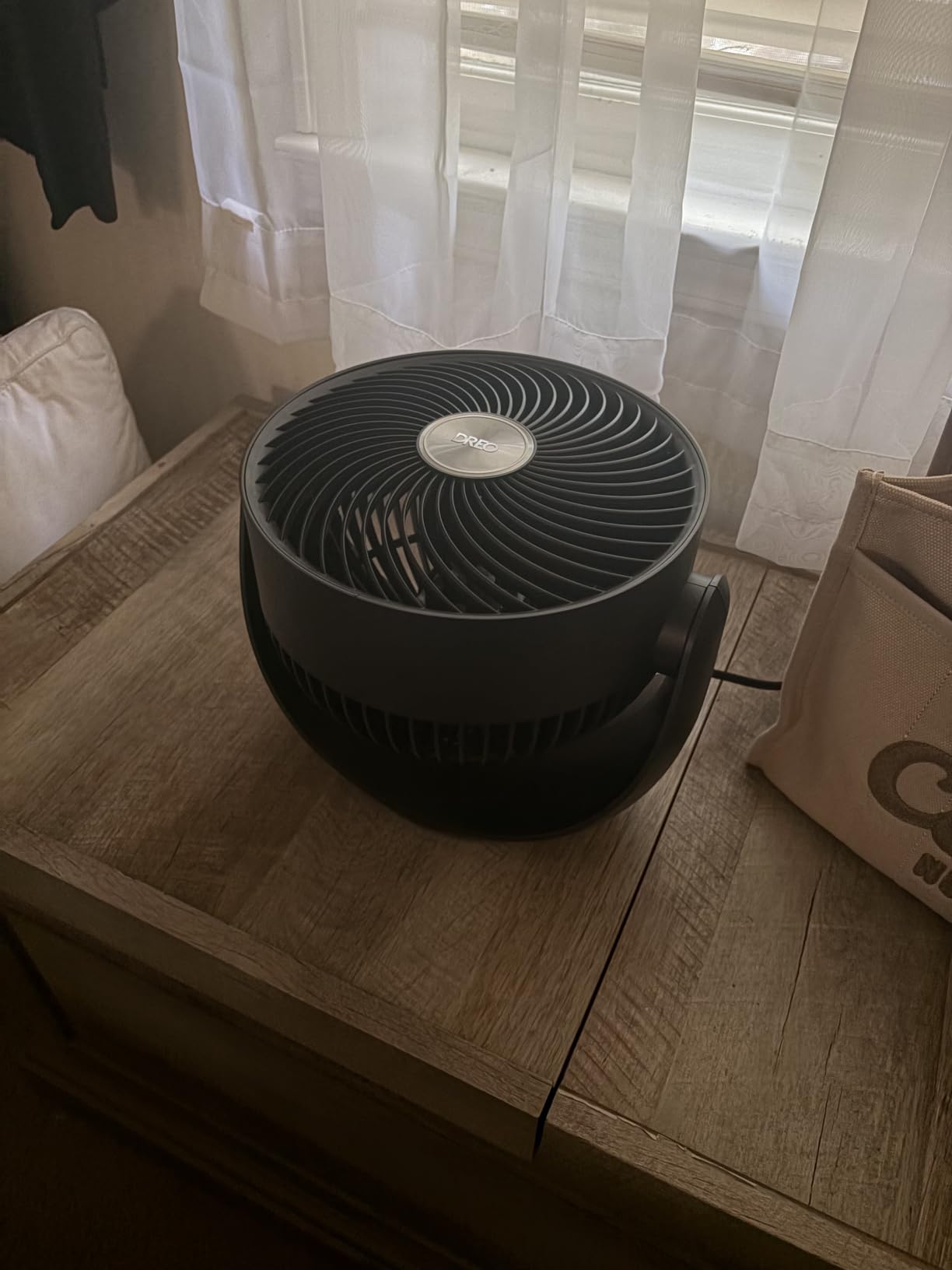 DREO Fan for Bedroom, Table Air Circulator for Whole Room, 11 Inch, 60ft Strong Airflow, 120° adjustable tilt, 20db Low Noise, Quiet, 3 Speeds, Desk Fan for Home,Office, Kitchen customer photo 2