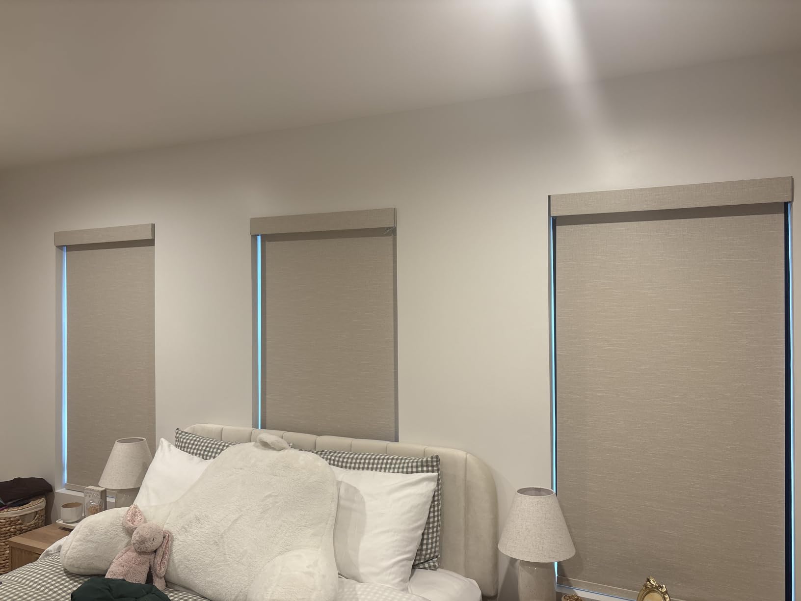 HeyBlinds Motorized Blinds with Remote, Blackout Smart Roller Shades customer photo 1