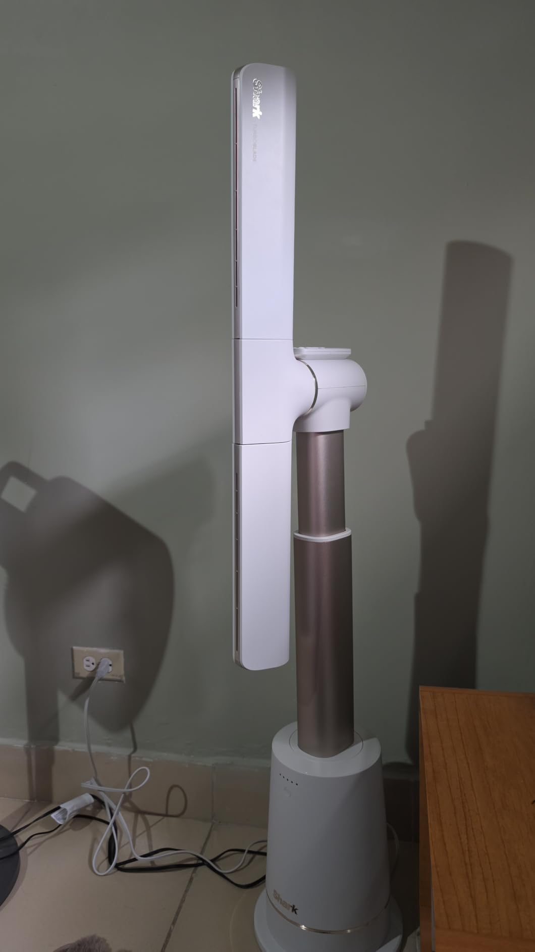 Shark TurboBlade Bladeless Tower Fan, Charcoal, TF202S customer photo 2