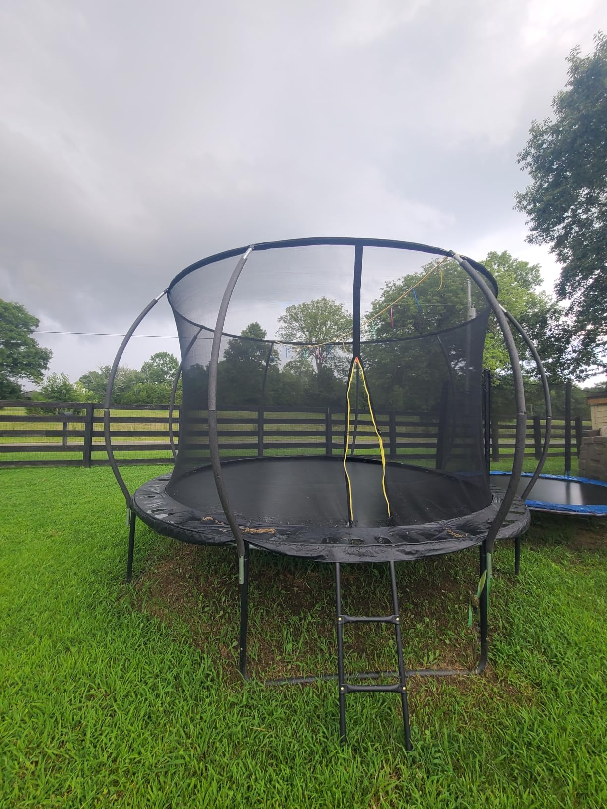 Gigu 10FT 12FT 14FT 15FT 16FT Recreational Trampolines with Enclosure Net and Ladder and Anti-Rust Coating, ASTM Approved Trampoline Outdoor for Kids and Adults customer photo 1