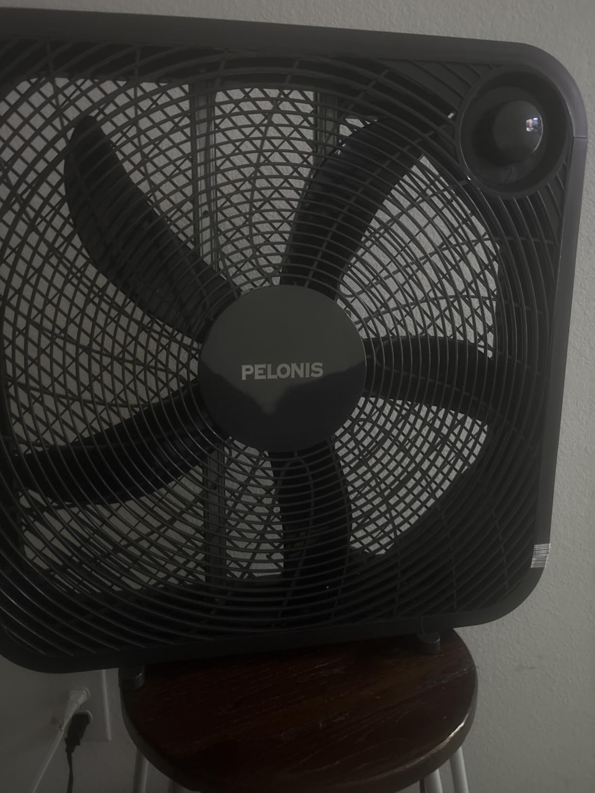 PELONIS 20 Inch Box Fan for Bedroom– 3 Speeds, 25ft/s, Floor Fan, Window Fan, Table Fan, Desktop Fan with Superior Air Throw (2295 CFM), Lightweight, 5 Blades, suitable for Office, Living Room, Garage customer photo 2