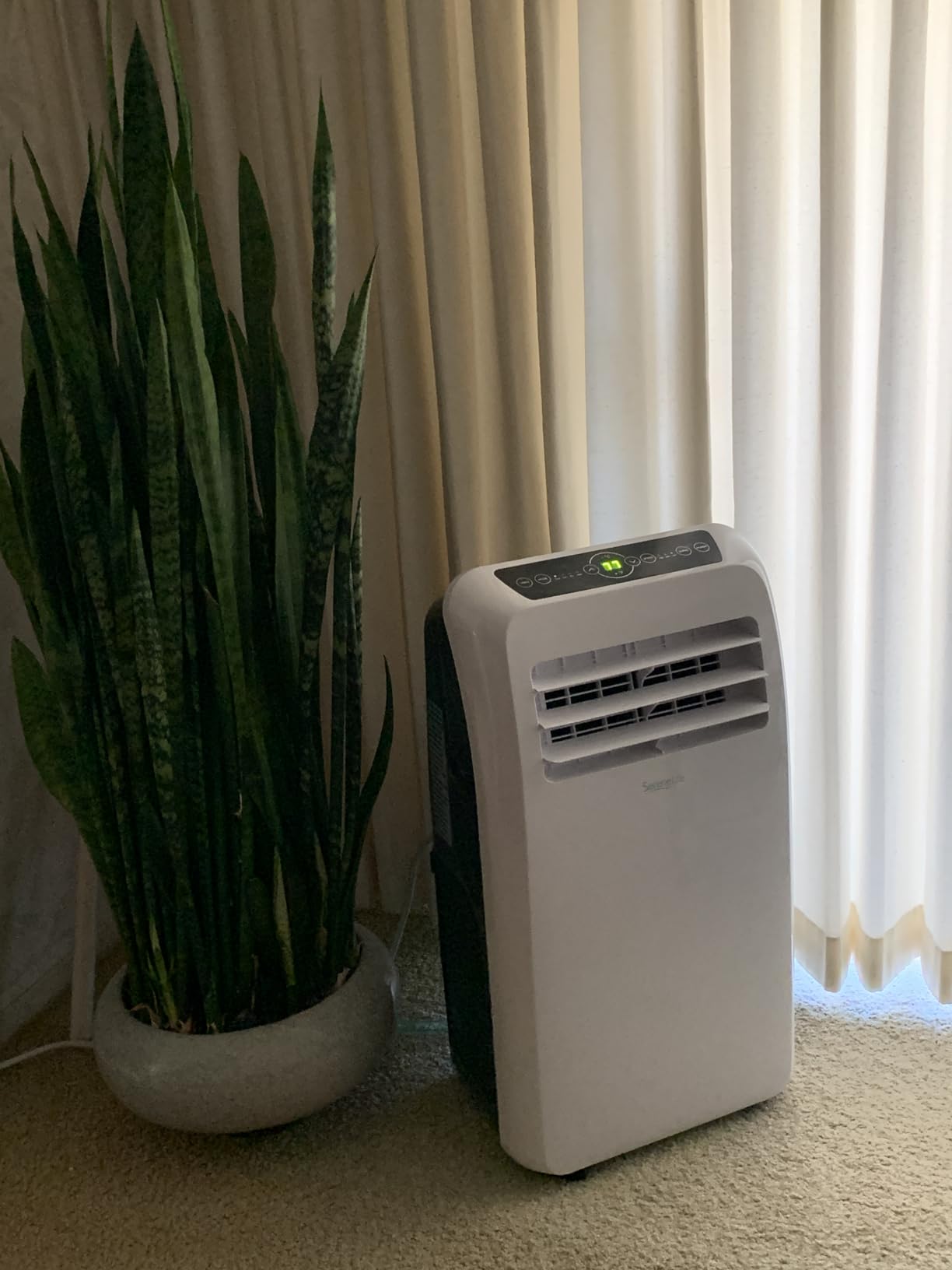 SereneLife 8,000 BTU Portable Air Conditioner and Heater, Small AC with Dehumidifier and Fan, Wifi Function, Mini AC Unit with 350 Sq. Ft. Coverage, Includes Remote Control and Window Mount Kit customer photo 1