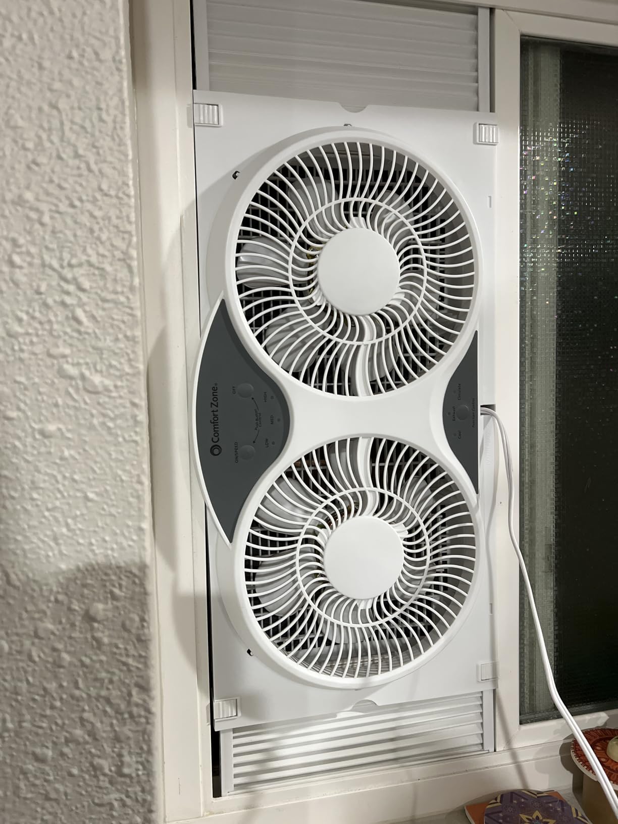 COMFORT ZONE Reversible Twin Window Fan with 3-Speeds & Expandable Width customer photo 1