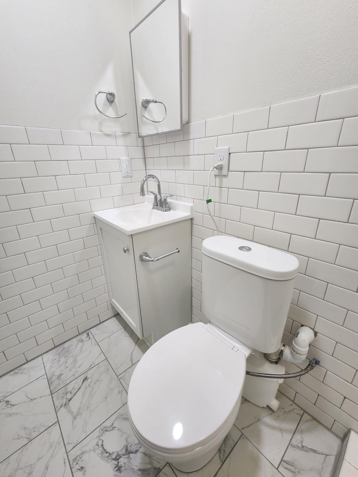 Simple Project Macerating Toilet System with 4-Inlet&500W Macerator Pump customer photo 1