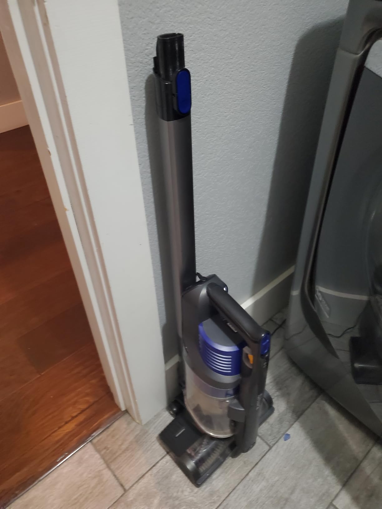 Shark PowerPro Reveal Plus Cordless Vacuum Cleaner - Charcoal - IZ376H customer photo 2