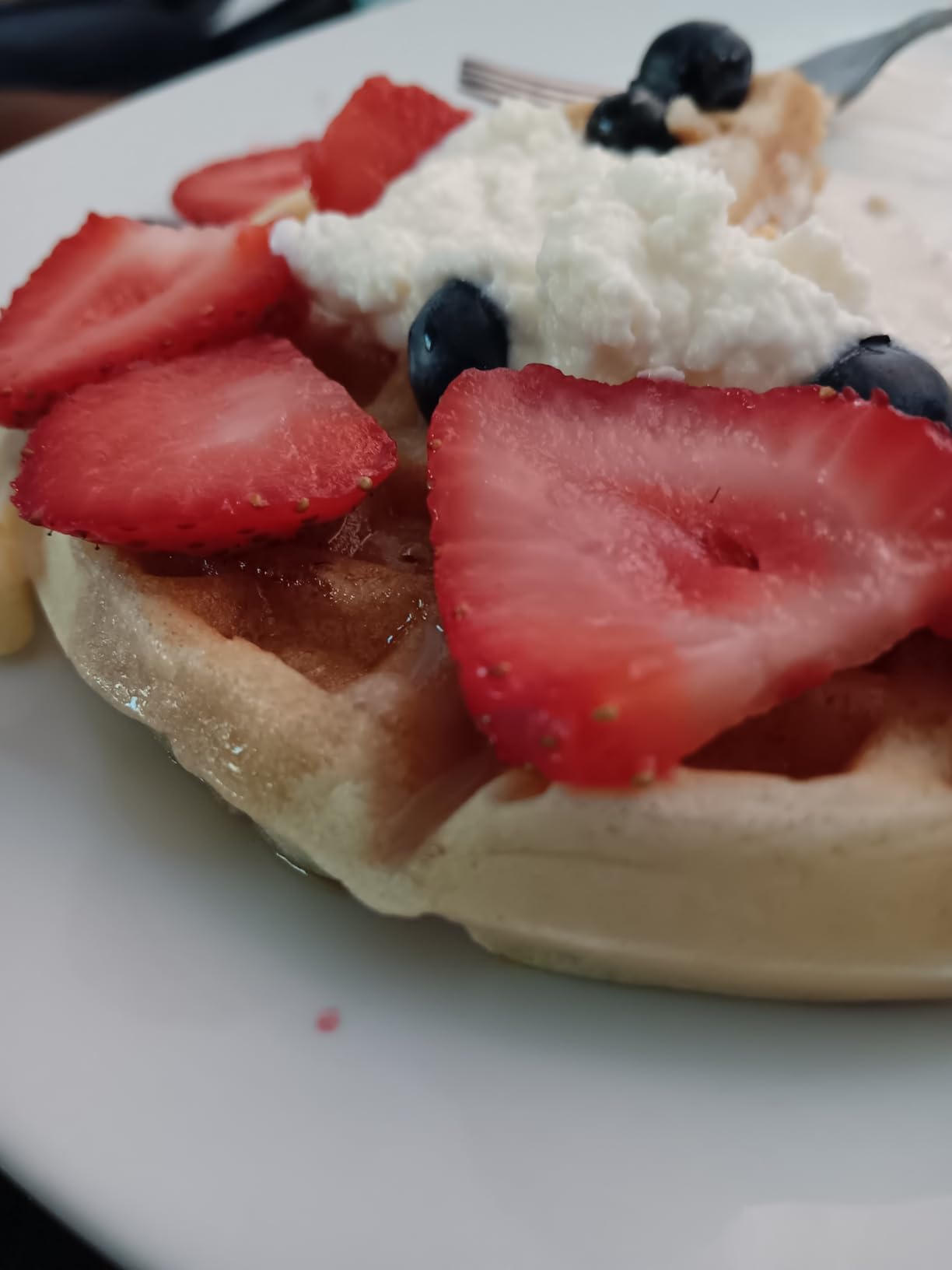 Baker’s Friend Double Belgian Waffle Maker Thick, 2 X 6” Round Waffle Maker, Belgium Waffle Iron, Waflera Electrica with Non-stick Plates, 1200W, Perfect for Kids & Family Breakfast, Graphite customer photo 2