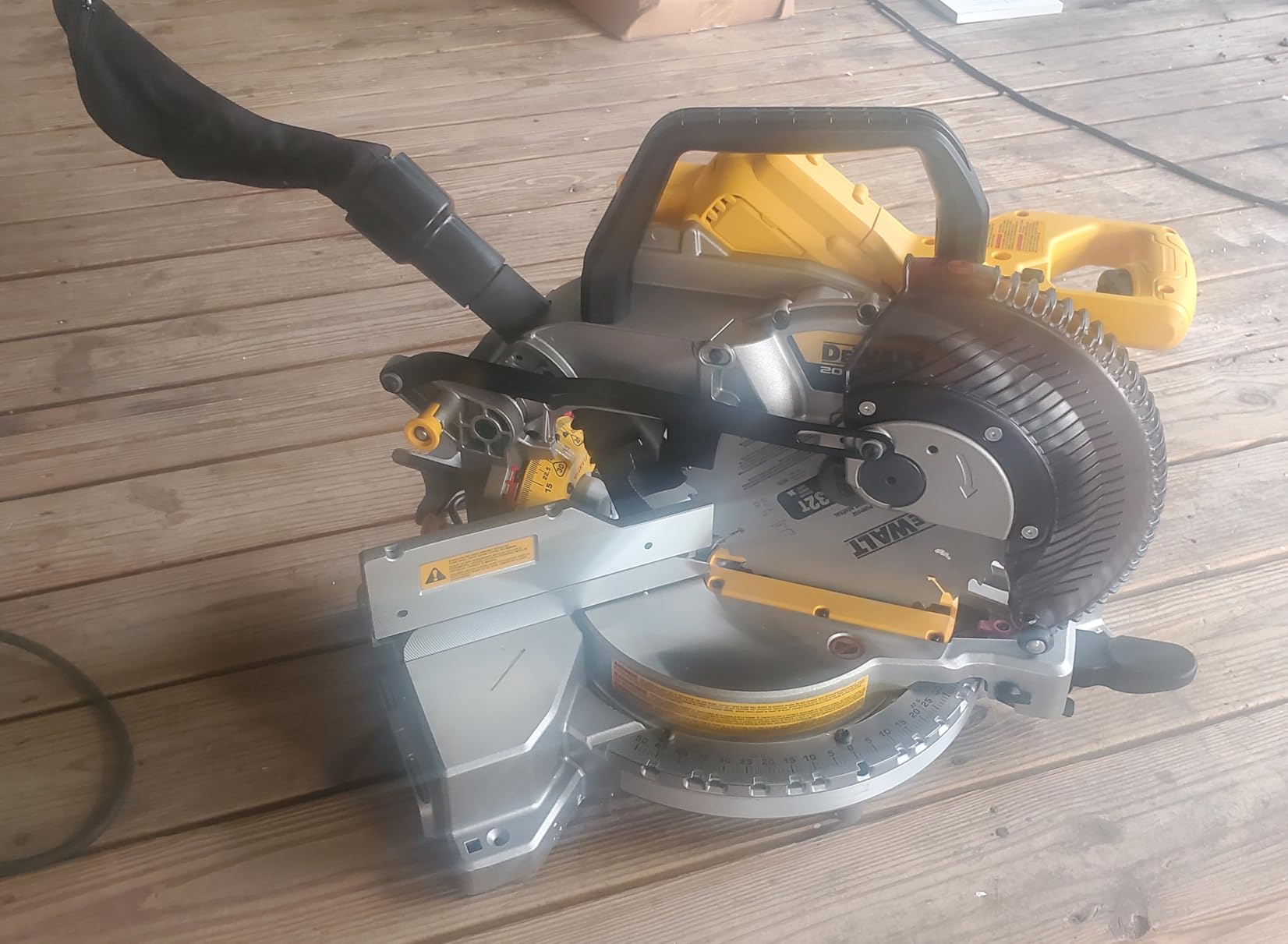 DEWALT 20V MAX XR 10 in. Double Bevel Fixed Miter Saw (Tool Only) (DCS714B) customer photo 2