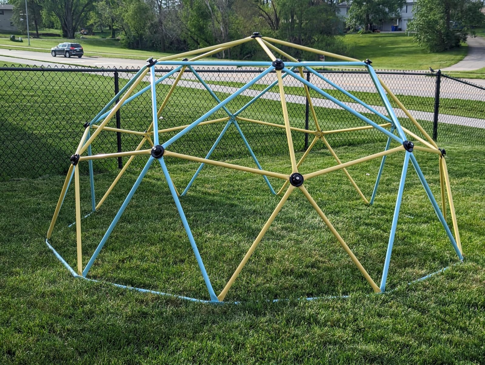 VEVOR Climbing Dome, 10FT Geometric Dome Climber with Saucer Swing, 1000LBS Loading Kid's Jungle Gym Playground, Easy-Assembly Outdoor Backyard Climbing Equipment for Boys Girls 3 to 10 Years Old customer photo 2
