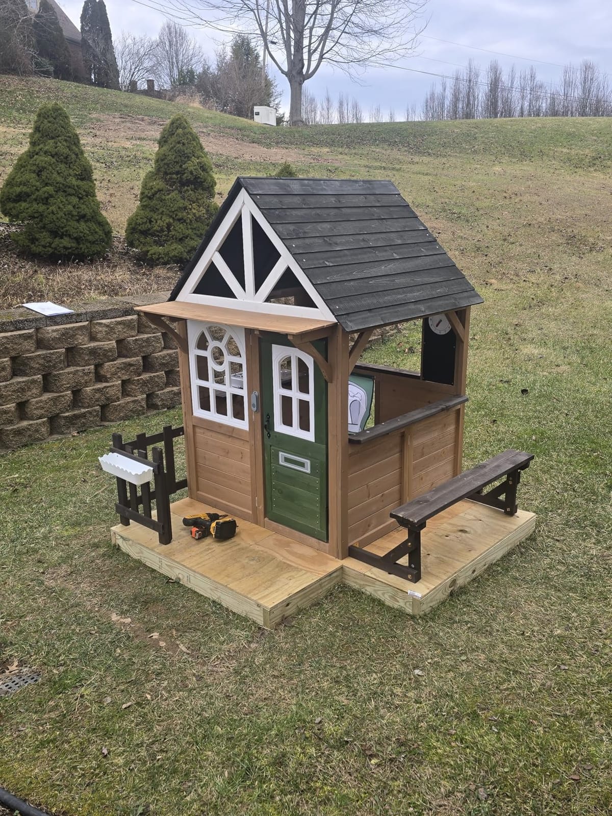 Kids Outdoor Playhouse with Play Kitchen, Ages 3-8, Fits 2-4 Kids customer photo 2