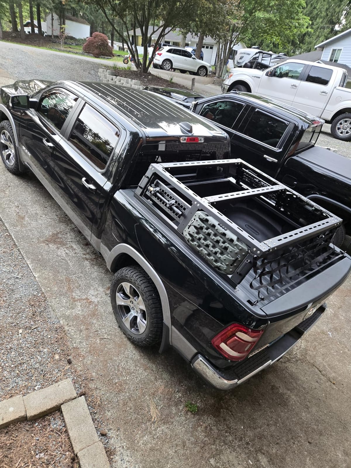 JOYTUTUS 24.6 Inch Full Size Truck Bed Rack with Foldable Molle Panel customer photo 2