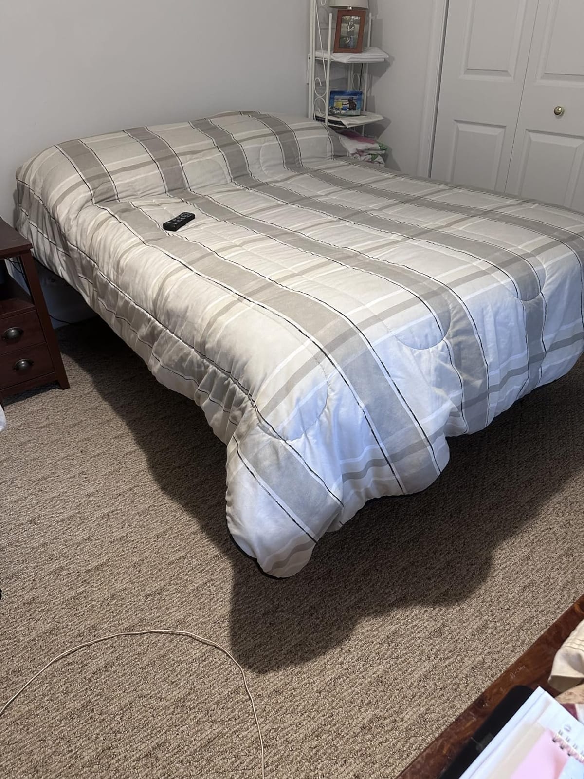 Tami Tami T450 Adjustable Bed Frame Split King (Sync Control as King) with Remote, Adjustable Base with Head&Foot Incline, Zero Gravity, Nightlight, Quiet Motor, Height-Adjustable Legs, Easy Assembly customer photo 2