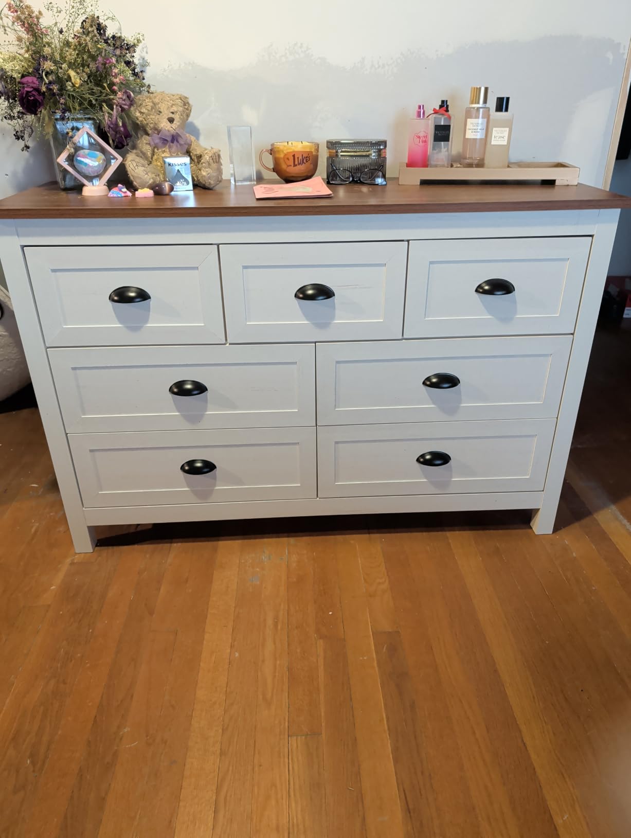 HOUROM Walnut Dresser for Bedroom,63