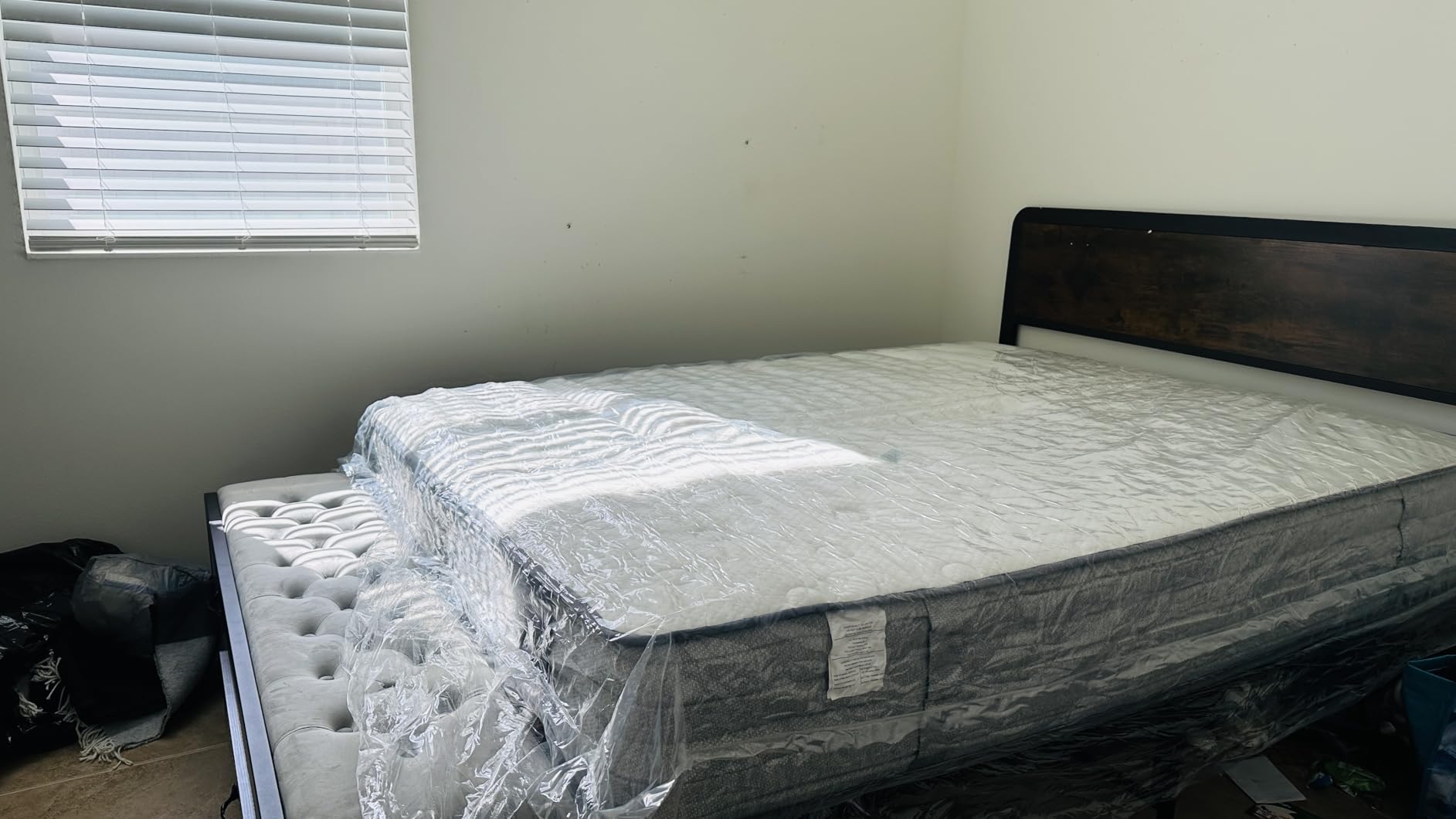 KOW Queen Mattress, 12 Inch Memory Foam Mattress Queen Size Mattresses in a Box with Washable Removable Cover, Medium Firm, Fiberglass Free, Made in USA & CertiPUR-US Certified customer photo 1