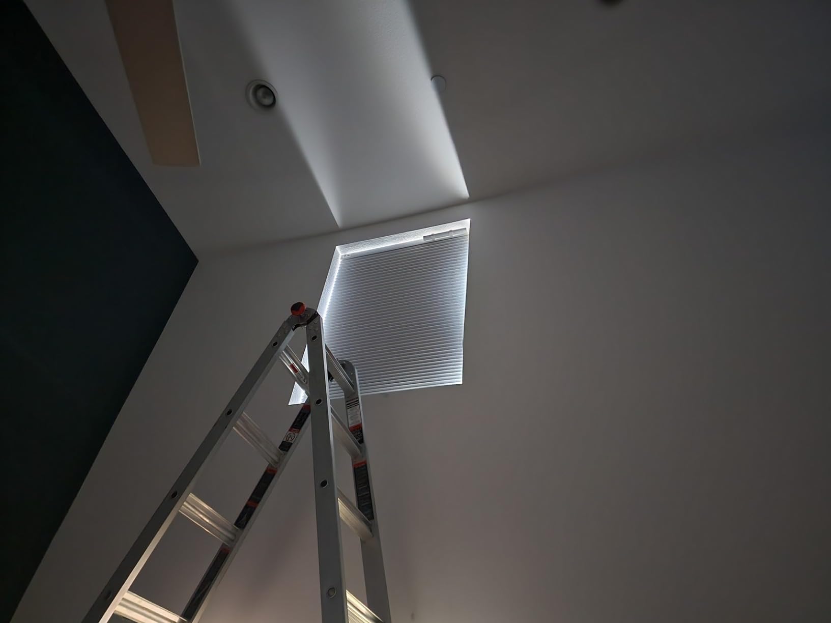 SmartWings Motorized Cellular Shade 100% Blackout Compatible with Homekit Alexa, Cordless Single Cell Electric Blinds with Remote Customized Size Smart Blinds for Windows (White) customer photo 2