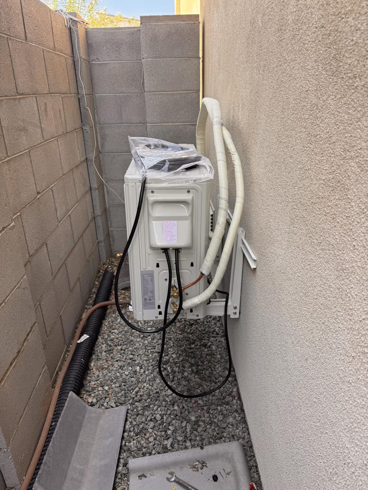 12000 BTU Mini Split Air Conditioner, 115V 22 SEER2 AC & Heat Pump customer photo 2