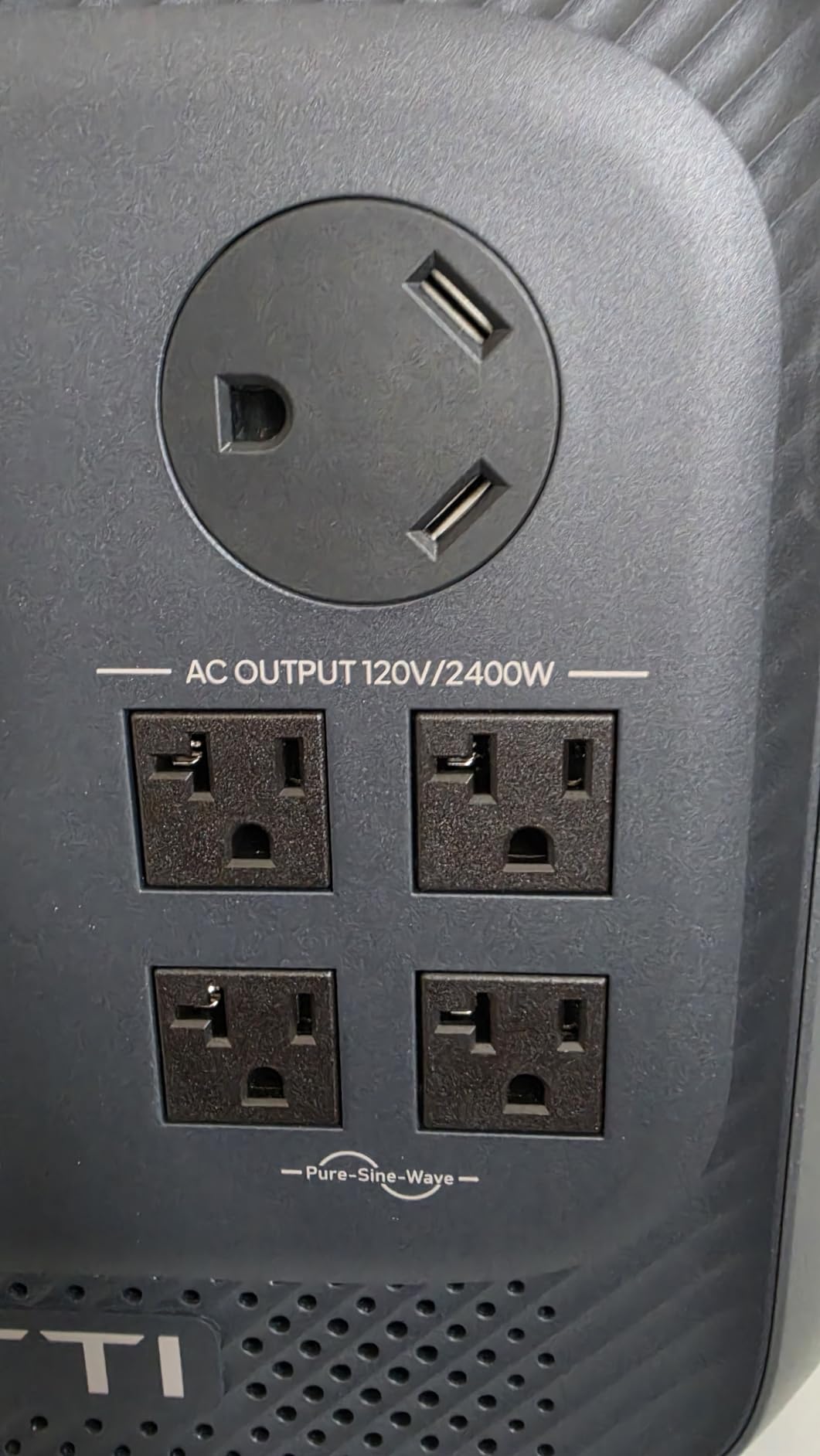 BLUETTI Elite 300 Portable Power Station for RV & Home Backup 3014.4Wh customer photo 2