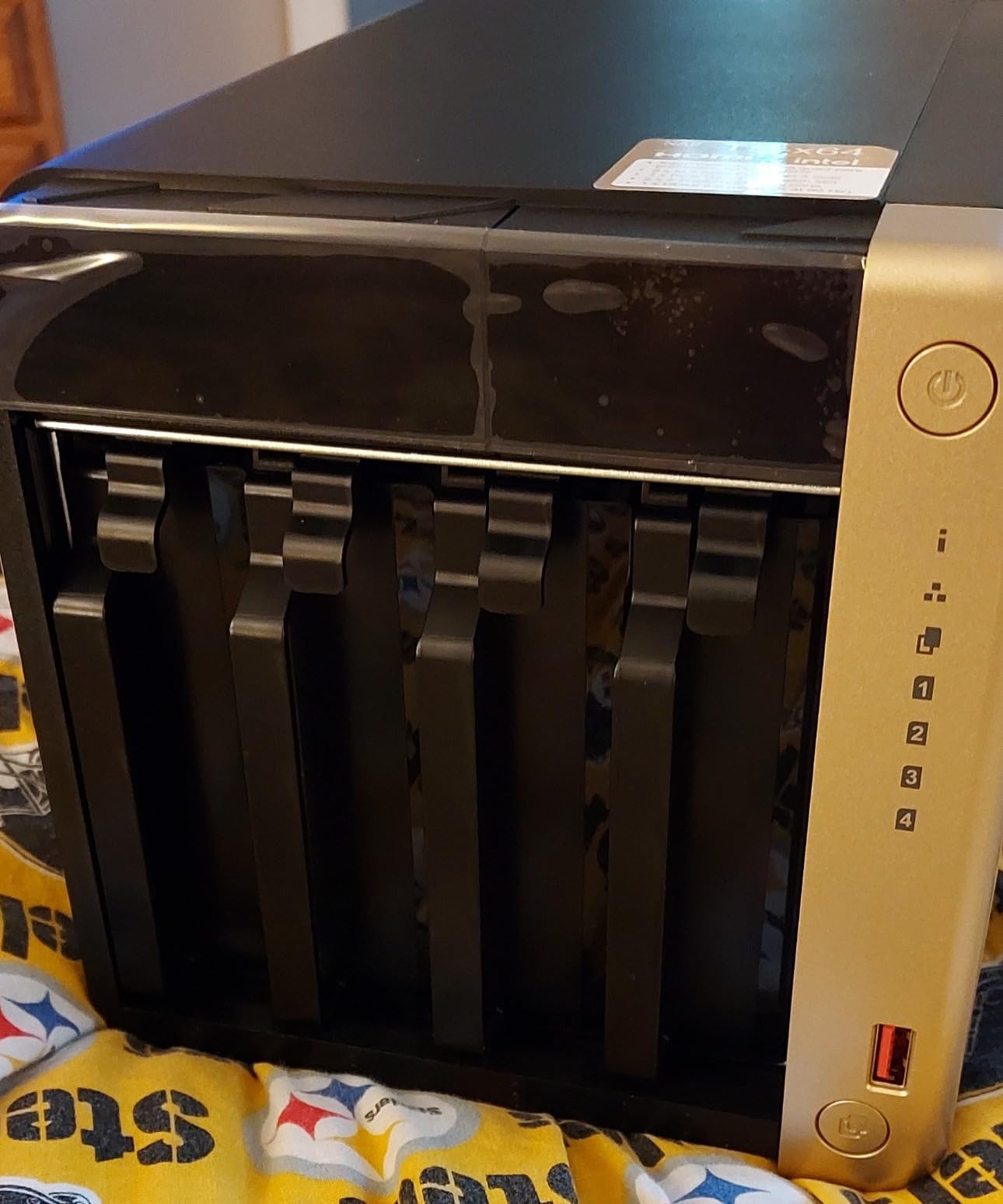 QNAP TS-464-8G-US 4 Bay Desktop NAS customer photo 1