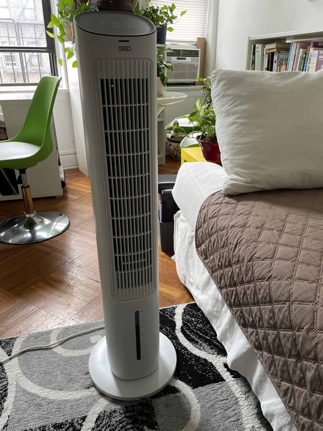 DREO Evaporative Air Swamp Cooler, 40” Standing Fans that Blow Cold Air, 80° Oscillating Bladeless Cooling Fan for Bedroom, Removable Water Tank, Ice Packs, Remote Control, 4 Speeds, 7H Timer, White customer photo 1