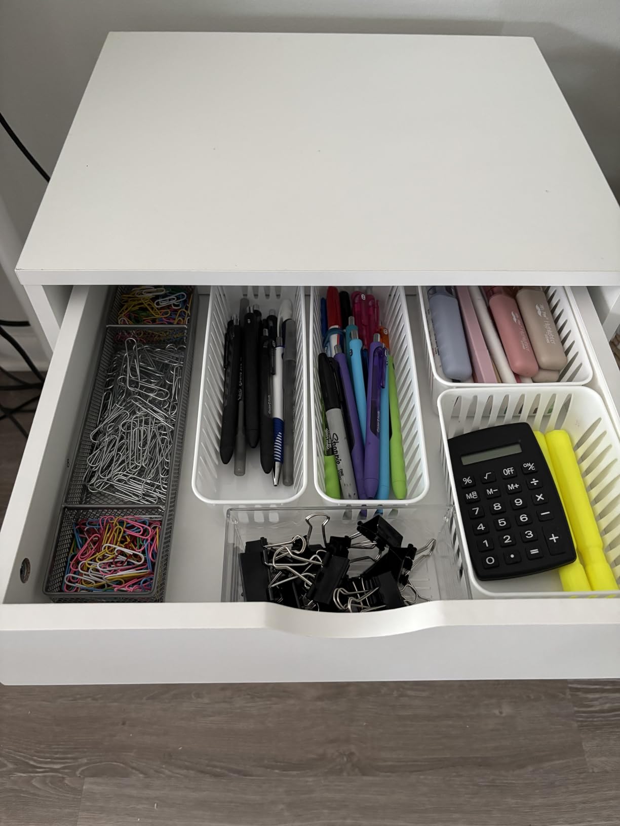 Sweetcrispy 7 Drawer Rolling Storage Cabinet, Wood Under Desk Mobile Dresser with Wheels, Small Organizer Chest for Home Office, Bedroom, Living Room, Compact Vertical Storage Furniture Unit, White customer photo 1