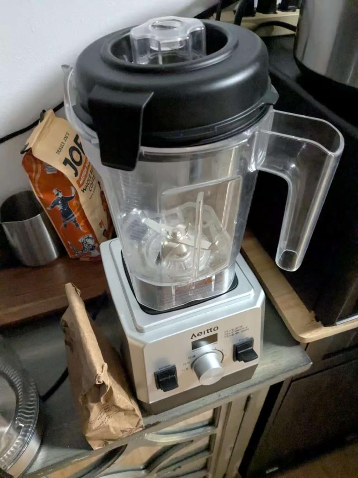 Aeitto Blenders for Kitchen with 68Oz. Large Capacity, 1800W Max Power Smoothie Blender, 3 Preset Programs & 7 Speeds, Professional Countertop Blender for Smoothies, Ice Crush, Generation 1 Silver customer photo 1