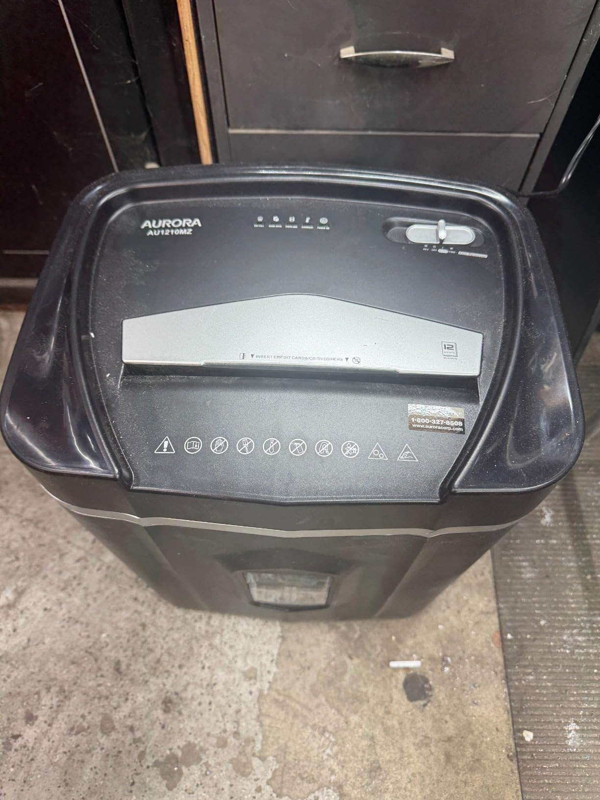 Aurora High Security AU110MB 110-Sheet Auto Feed Micro-Cut Paper and Credit Card Shredder with 4 Gallon Pullout Basket / 30 Minutes/Security Level P-4 (White/Black) customer photo 2