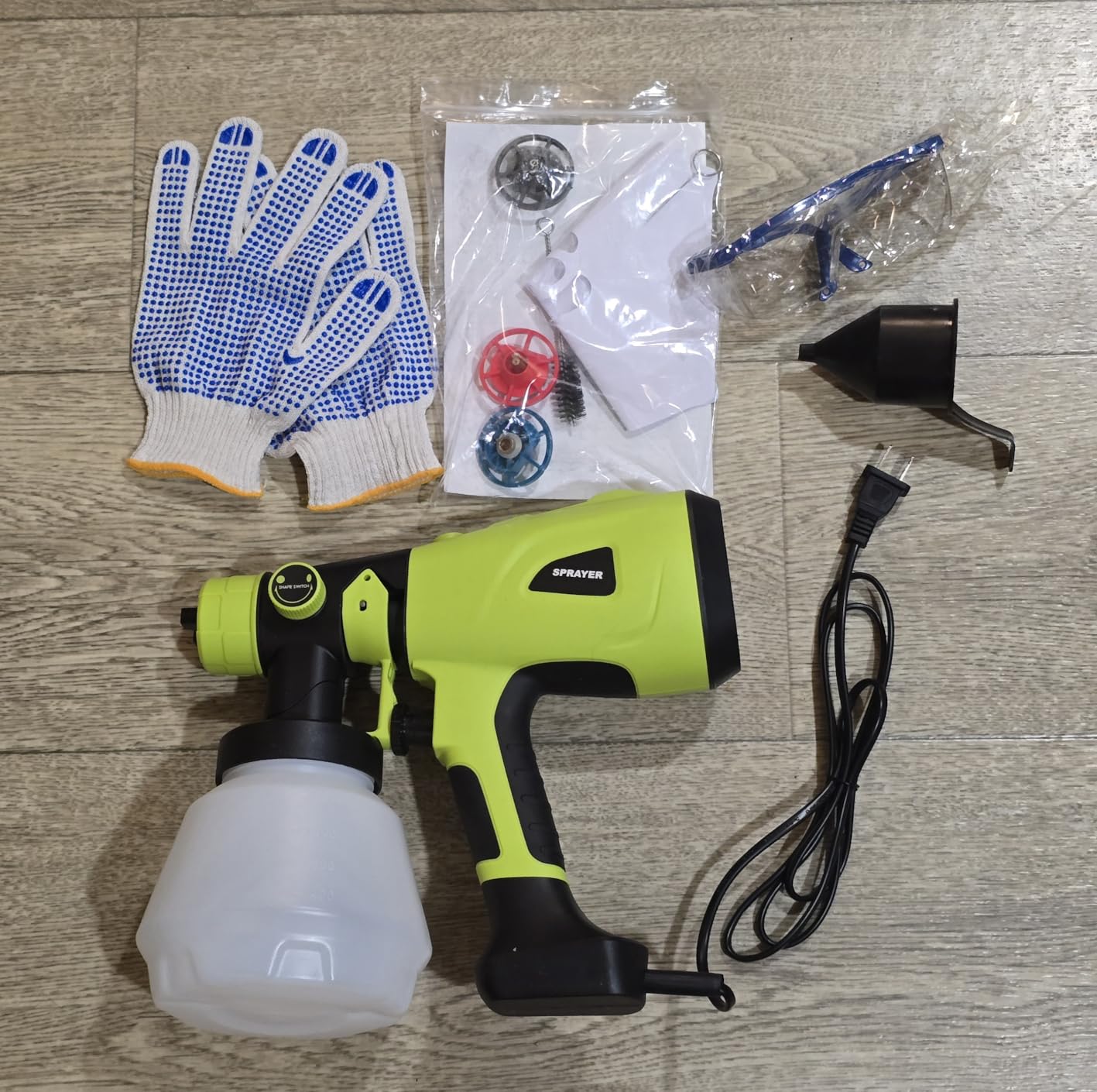 1000W High Power Paint Sprayer - HVLP Electric Spray Paint Gun with 4 Copper Nozzles & 3 Patterns, Large Capacity Power Painter for Furniture, Cabinets, Fence & House Painting Yellow customer photo 2